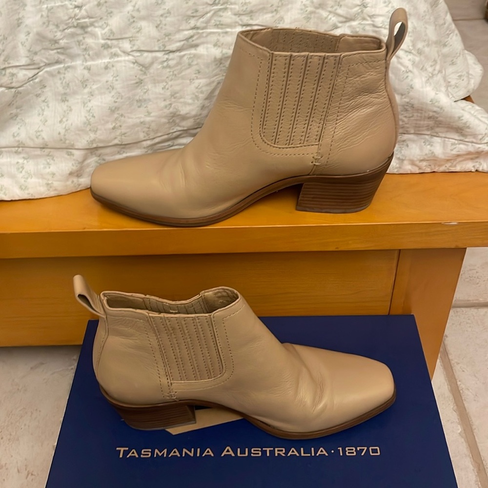 Lucky Brand Beige Tan Boots